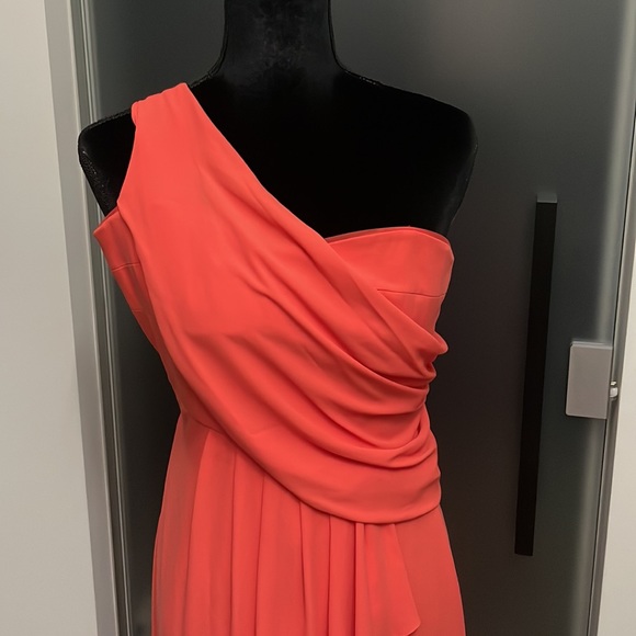STUNNING BCBGMAZAZRIA DRESS. Coral color size 0 - Picture 2 of 5